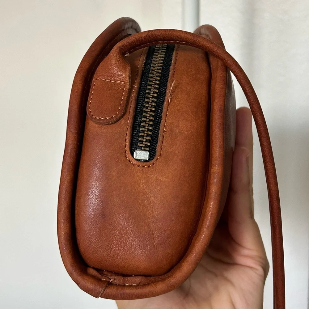 COACH Vintage Kimball Tan Leather Crossbody Bag Round